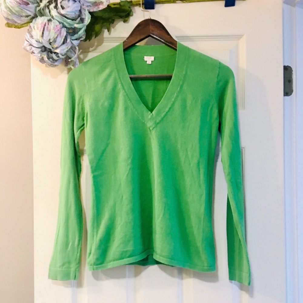 J. CREW V-Neck Pullover Sweater - Small (S)